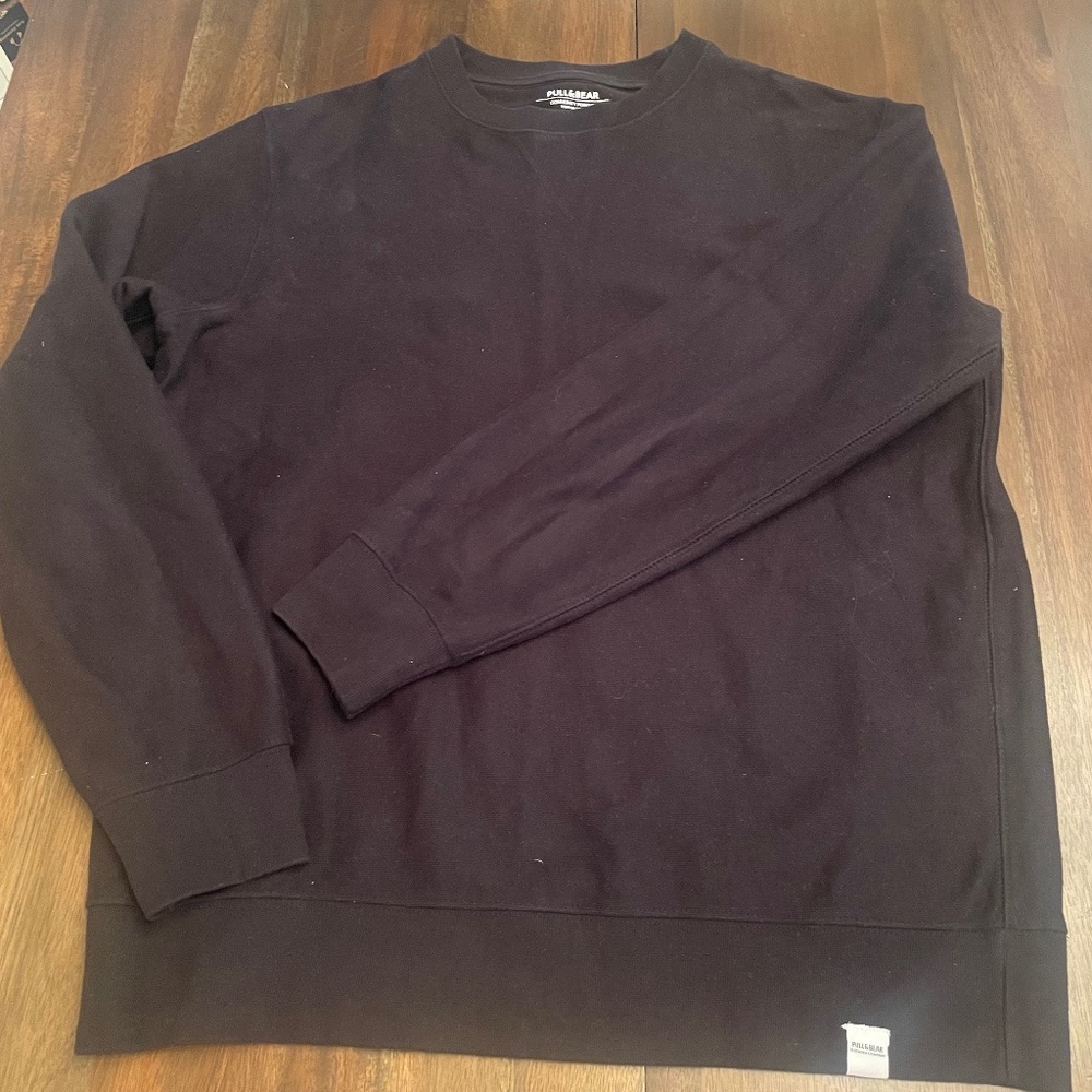 PULL&BEAR- black crew neck